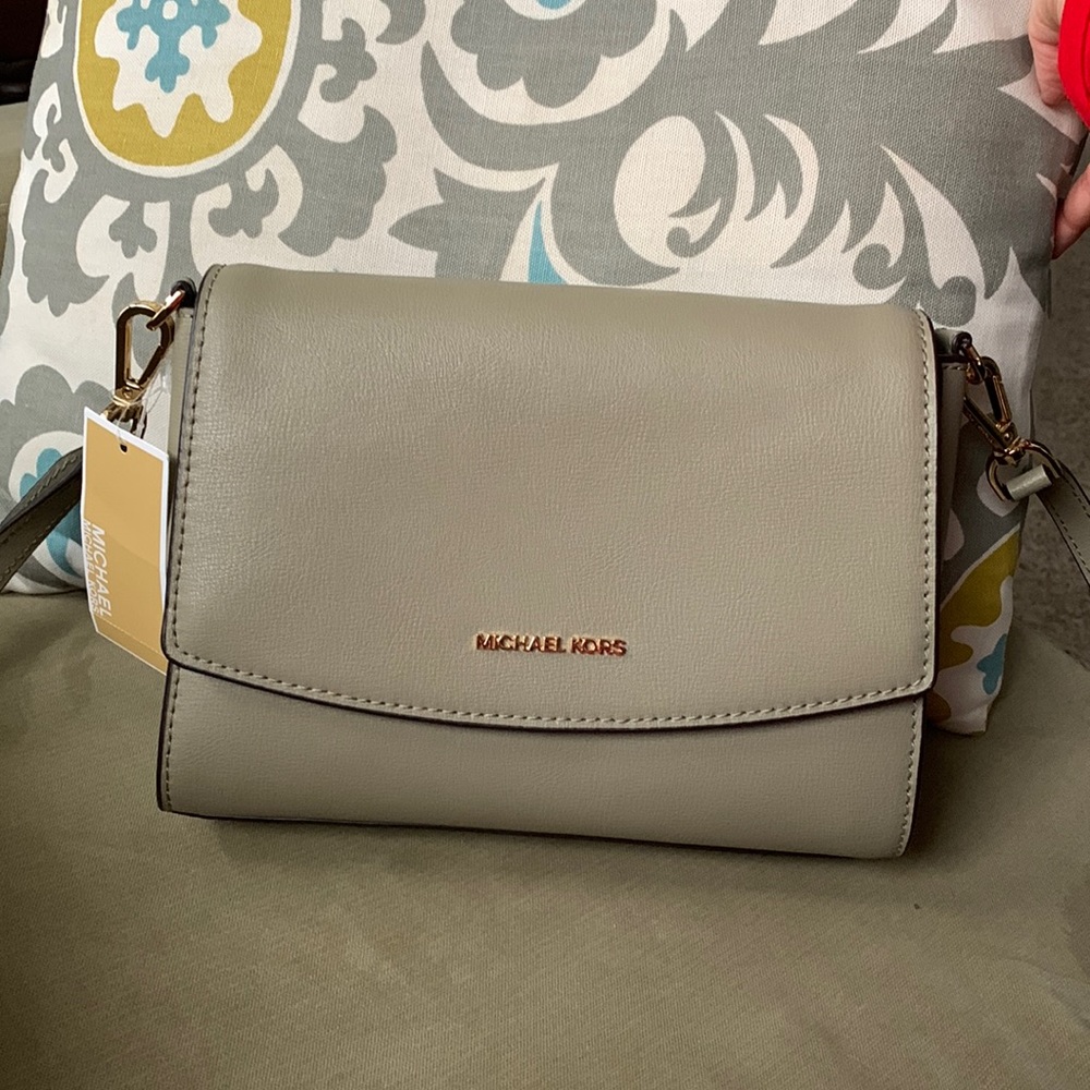 Michael Kors Ellis M Messenger Leather Bag Sage NWT
